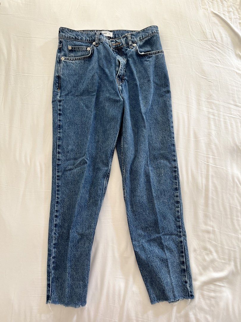 MANGO Mom-Fit Jeans (Category: Jeans) located in San Juan City. Submitted by shop.r (Listing ID 1461639098, Image 1). Description: .