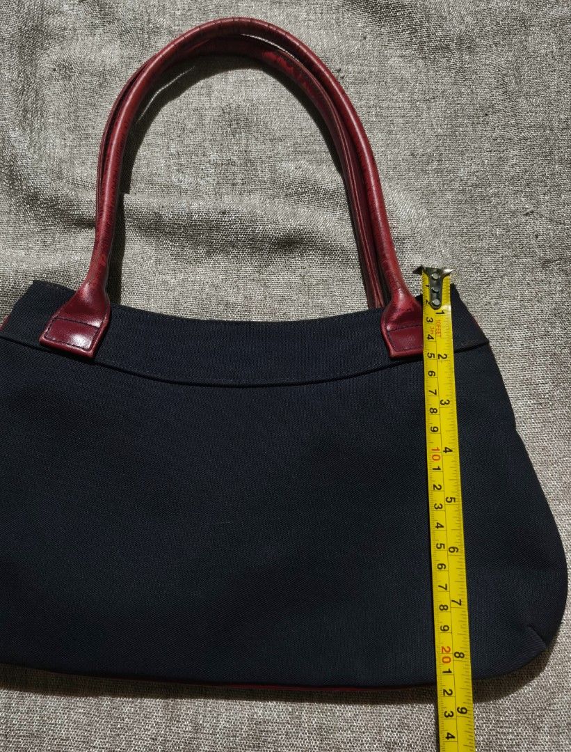 MARITHE FRACOIS GIRBAUD HOBO BAG (Category: Luxury Bags & Wallets) located in General Santos City (Dadiangas). Submitted by prins_thrifts101 (Listing ID 1461692337, Image 2). Description: Dimes In inches (8.5x13) ‎•Color rate 8.8/10 ‎•Excellent Condition ‎•Issue: signs of usage and sa last pics issue ‎ ‎Unli vouch unli vc with item ‎Payment first Jnt or Cod LBC ‎+SF ‎LOCATION: General Santos City, Mindanao, 9500 ‎ ‎📍 DISCLAIMER : I'am not associ