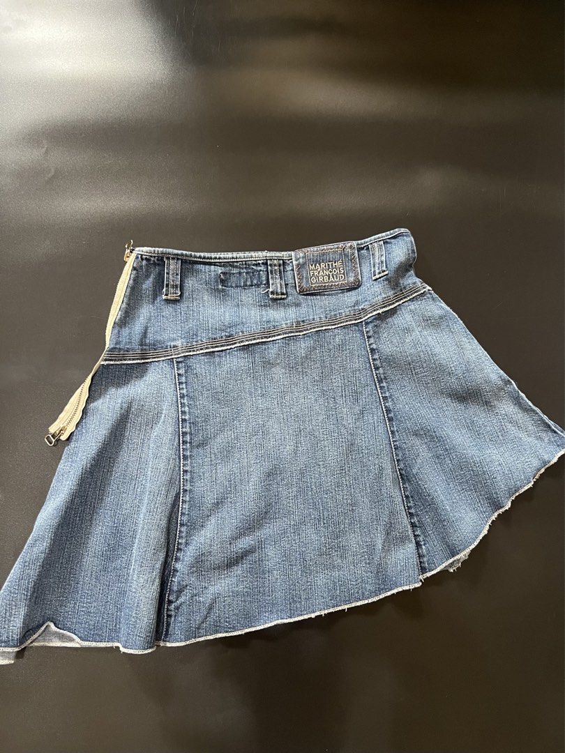 Marithe Francois Girbaud Denim Skirt Orig💯 (Category: Luxury Apparel) located in Cebu City. Submitted by sexyclosetph2.0 (Listing ID 1461717175, Image 1). Description: Orig💯 Like new condition Color rate 10/10 Very nice in actual Fits small-med.