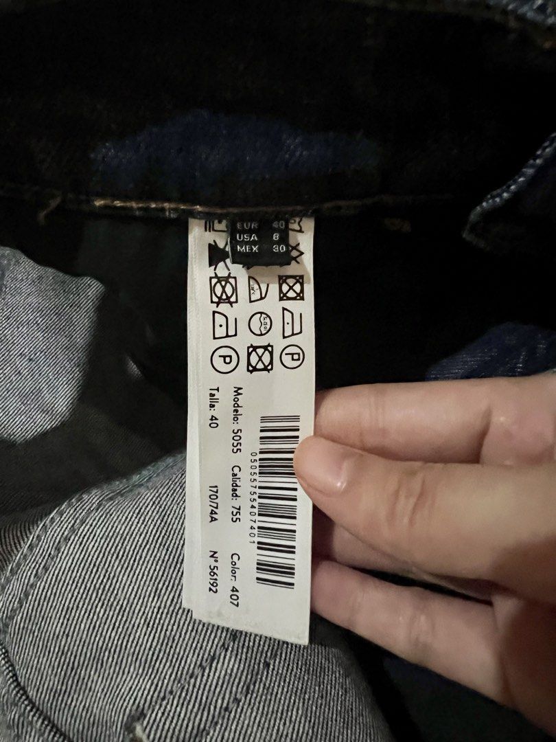 Massimo Dutti Dark Wash Flare Jeans (Category: Jeans) located in Mandaluyong City. Submitted by isabellepascua (Listing ID 1461634281, Image 2). Description: - Brand: Massimo Dutti - Color: Dark Wash - Style: Flare Jeans - Size: 40 EUR -Used Once.