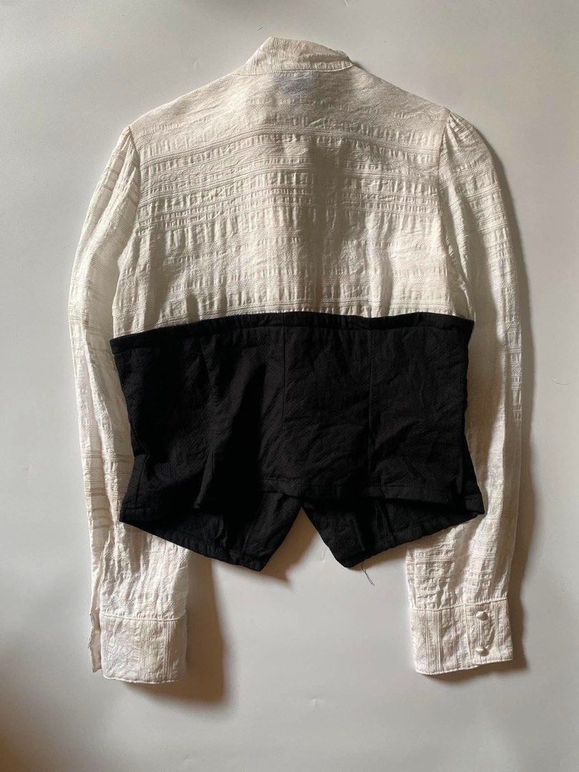 Max Mara Colorblocked Long Sleeve Blouse (Category: Blouses) located in Makati City. Submitted by la_femme_by_bncks (Listing ID 1461749383, Image 3). Description: Length 21 Width 17.