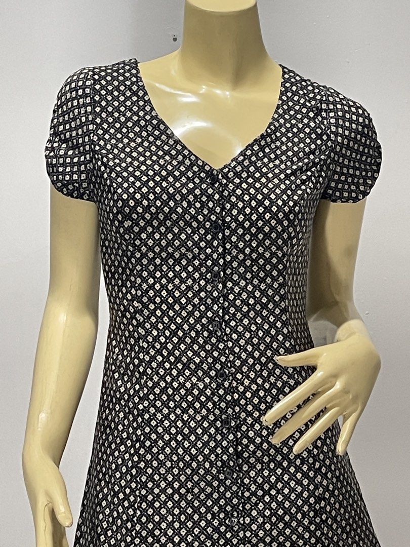 Maxi dress (Category: Dresses) located in Antipolo. Submitted by sarisarionlinestore (Listing ID 1461702940, Image 2). Description: .