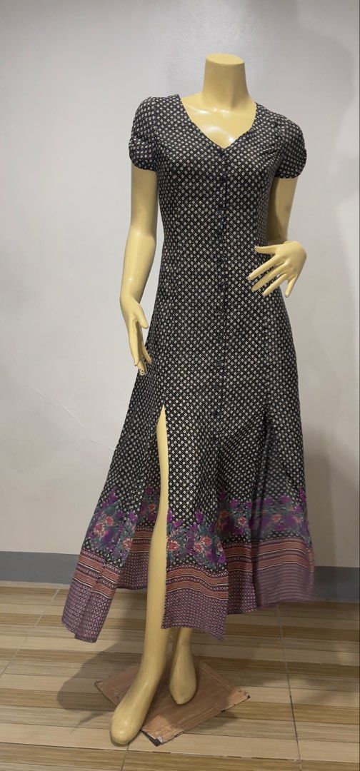 Maxi dress (Category: Dresses) located in Antipolo. Submitted by sarisarionlinestore (Listing ID 1461702940, Image 1). Description: .