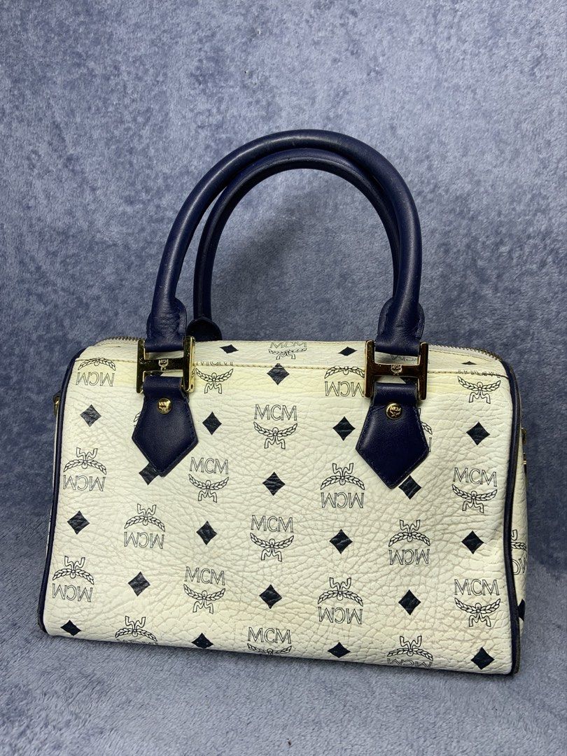 MCM Vicetos Logogram PVC Leather Hand bag (Category: Luxury Bags & Wallets) located in Quezon City. Submitted by jomsellsdope (Listing ID 1461587050, Image 2). Description: no sling.