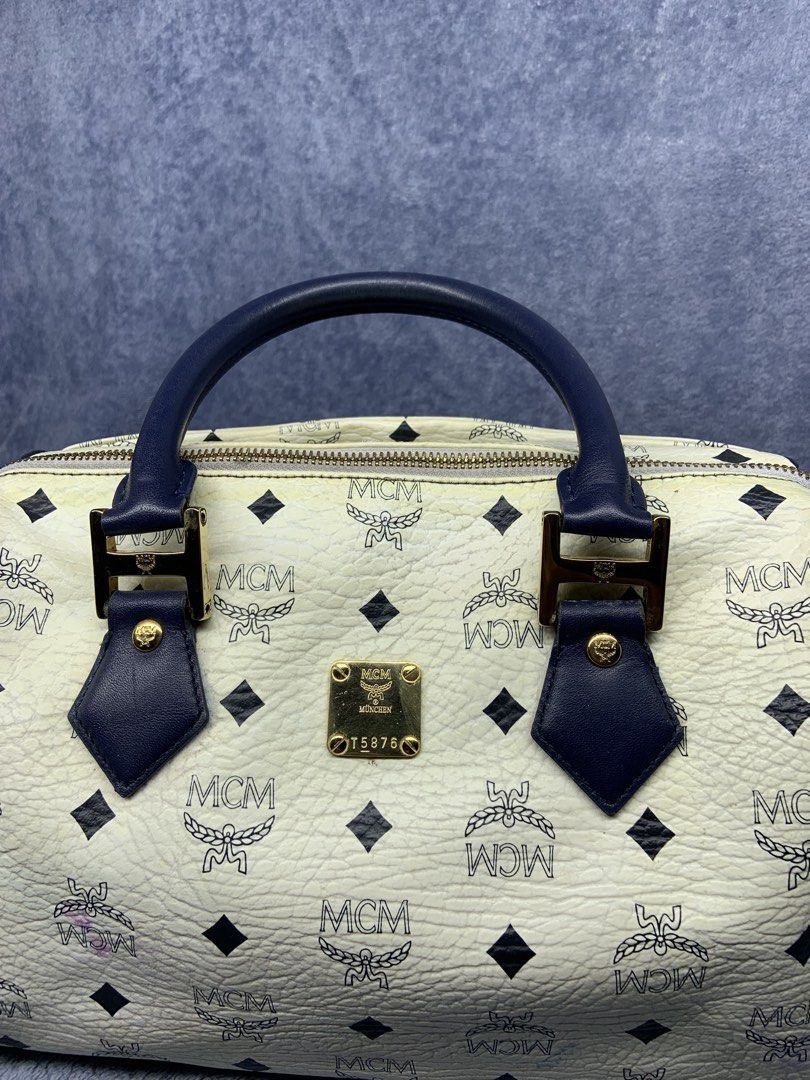 MCM Vicetos Logogram PVC Leather Hand bag (Category: Luxury Bags & Wallets) located in Quezon City. Submitted by jomsellsdope (Listing ID 1461587050, Image 3). Description: no sling.