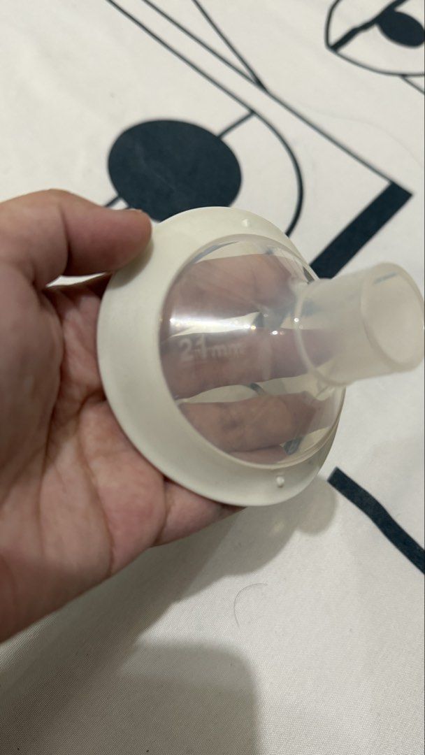 Medela flex breast shield, connector and membranes (Category: Breastfeeding & Bottle Feeding) located in Manila. Submitted by joresprudence (Listing ID 1461715178, Image 2). Description: Medela flex breast shield, connector and membranes. 4 pieces of 24mm breast shield and a pair of 21mm breast shield. Everything for 500. Rfs: ended my pumping journey. Can also add freebies. .