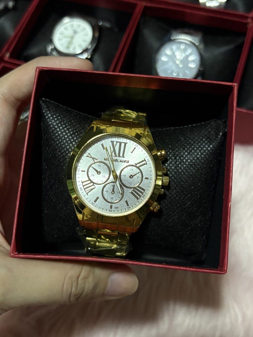 Men’s Watch (Category: Men's Watches) located in Rizal. Submitted by llaayy_ (Listing ID 1461641480, Image 3). Description: Men’s Watch brand new with box. DM for more designs Open for wholesale/bulk orders Also available: • Vintage Watch etc. MOD: J&T or Lalamove.
