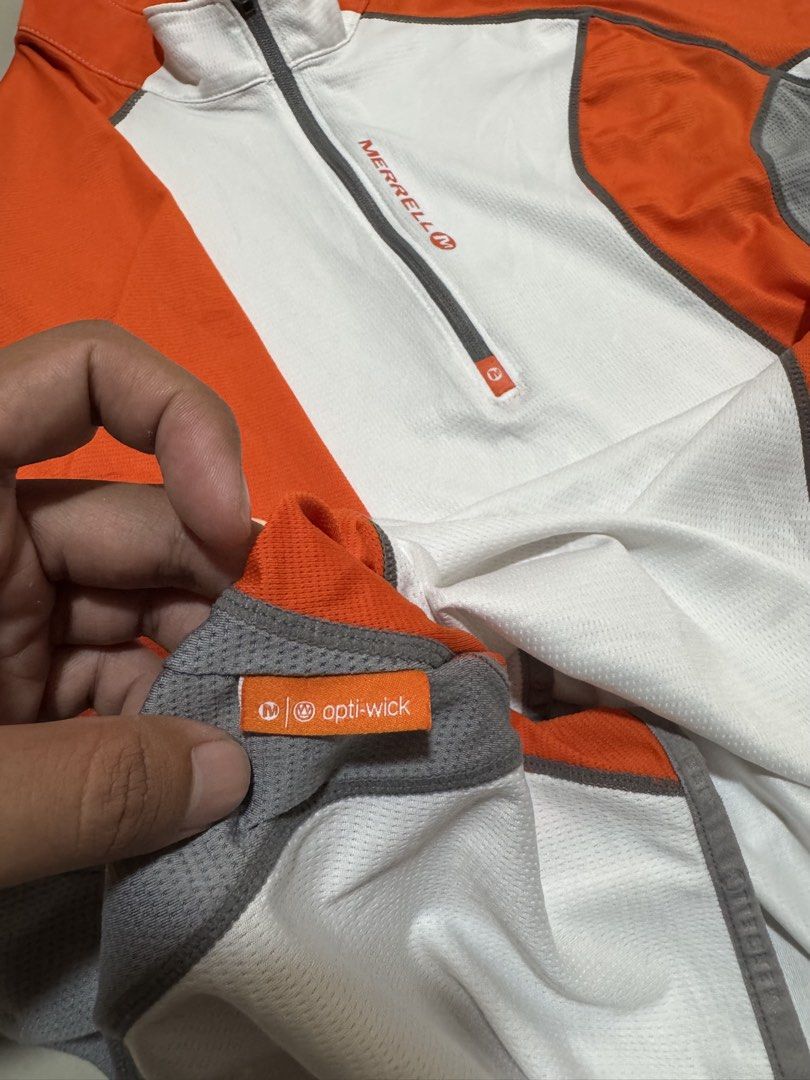 Merrell halfzip Opti-Wick functional shirt (Category: Coats, Jackets and Outerwear) located in Malaybalay. Submitted by ozwehfinds (Listing ID 1461624642, Image 3). Description: 22x27 No issue, balik nyo kung meron As new condition .