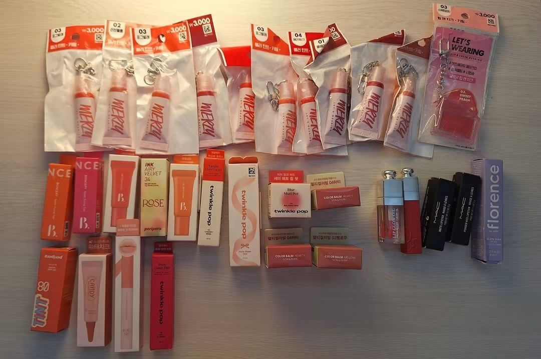 MERZY, Peripera, MAC, Dior, Florence Makeup Lot (Category: Makeup) located in Rizal. Submitted by ririnoodles (Listing ID 1461600467, Image 1). Description: Major Decluttering All bnew. Super duper low low srp. All 180 each except the; D/ior Gloss 999 D/ior Tint 999 - Bundle of popular lip & cheek makeup products. - Includes: MERZY lip tints with keychains, Peripera Ink Airy Velvet, Twinkle Pop lip products, MAC lipsticks, Dior Lip Glow Oil, and 