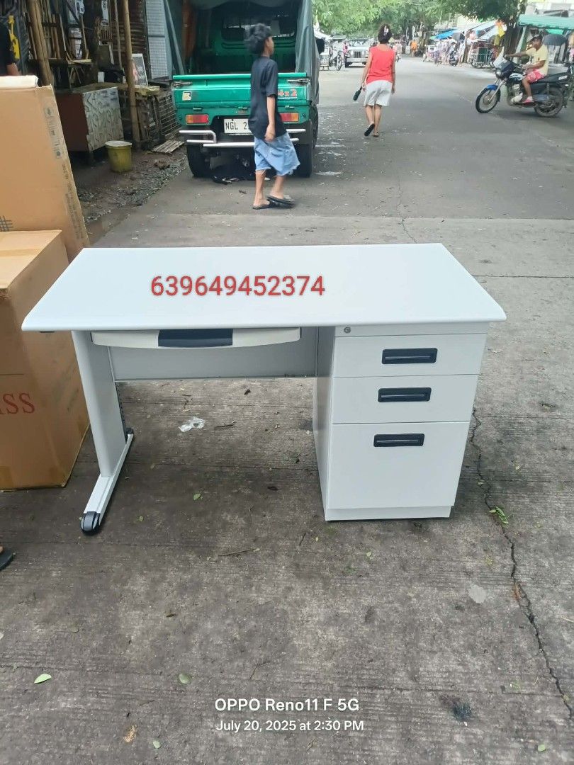 METAL OFFICE TABLE (Category: Chairs) located in Manila. Submitted by maricel_10dorado (Listing ID 1461690316, Image 3). Description: Brand new item On hand stock Free assembly Ready to deliver Accept Bulk orders Cash on delivery Pm for past transaction 639649452374.
