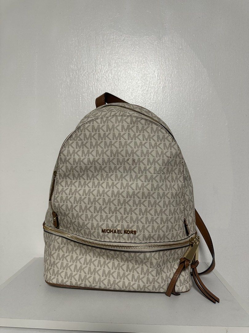 michael kors backpack (Category: Backpacks) located in Manila. Submitted by kendra_434 (Listing ID 1461719657, Image 1). Description: It’s still in good condition. It’s just not arranged properly and is a bit crumpled..