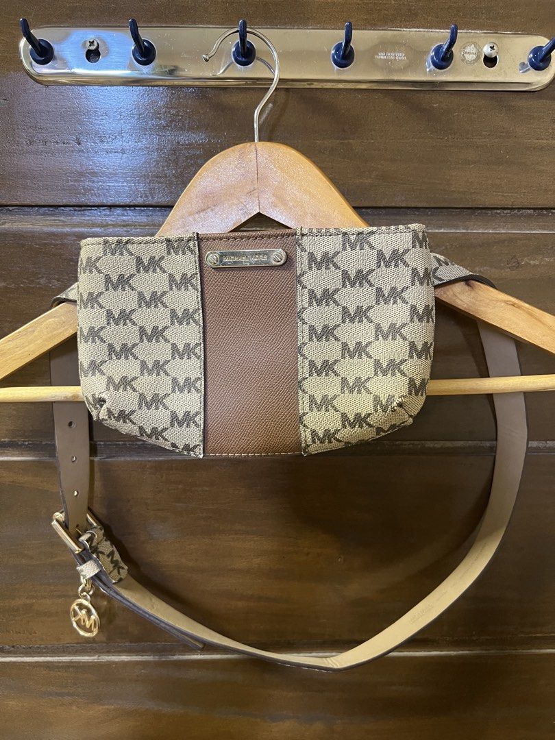 Michael Kors belt bag (Category: Belt bags, Clutches and Pouches) located in Tarlac. Submitted by royal.ching (Listing ID 1461772354, Image 2). Description: MICHAEL KORS FANNY PACK BELT SZ S/M BEIGE ** This was a Gift to me from US.