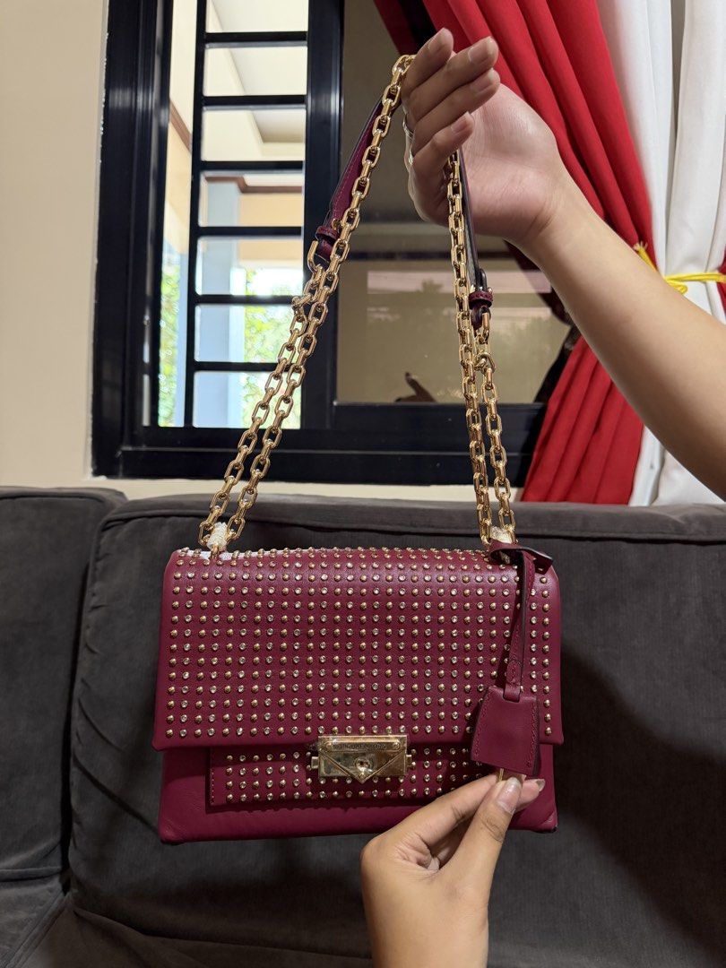 Michael Kors Cece Medium Size (Category: Luxury Bags & Wallets) located in Manila. Submitted by prelovedfnds (Listing ID 1460451135, Image 3). Description: Authenticity Not Guaranteed PM FOR INQUIRIES ‼️.