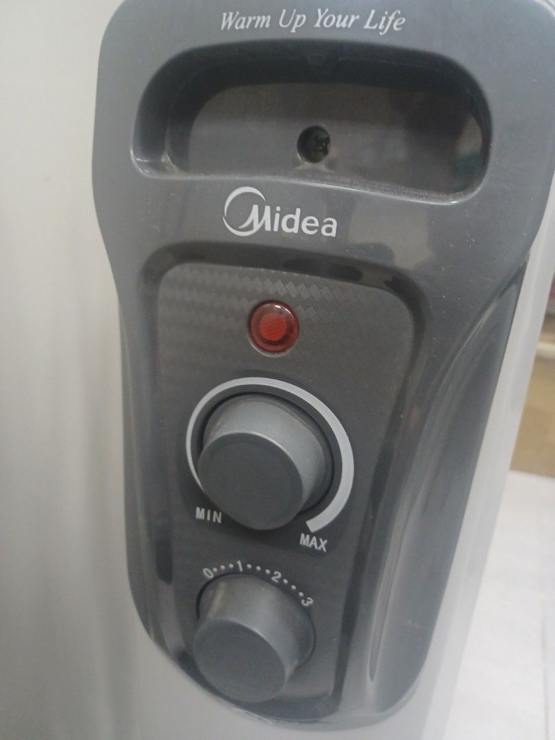 Midea 美的 8頁暖爐 （分類：冷氣機及暖風機）位於 Hong Kong。 由 bobobuy99 提交（商品編號 1461594737，圖片 2）。簡介： 。