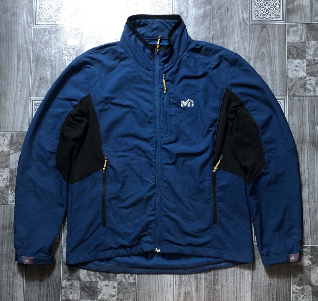 Millet Outdoor Jacket ✨ (Category: Coats, Jackets and Outerwear) located in Polomolok. Submitted by beolaivar420 (Listing ID 1461581827, Image 1). Description: Millet Softshell Outdoor Jacket 🥶 • Best fit Medium to Large • 21 x 27 Dimension • As new in Condition • No issues 💯 380 Pesos Only 🏷️ Pm/Dm📩 Vouch&Vcall Disclaimer: Manuel "Be" Olaivar Jr. is an independent seller, Items I sell are thrifted second hand items, No copyright infringement