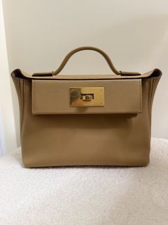 （分類：）位於 。 由 c0nstance 提交（商品編號 1461640182，圖片 1）。簡介： 。