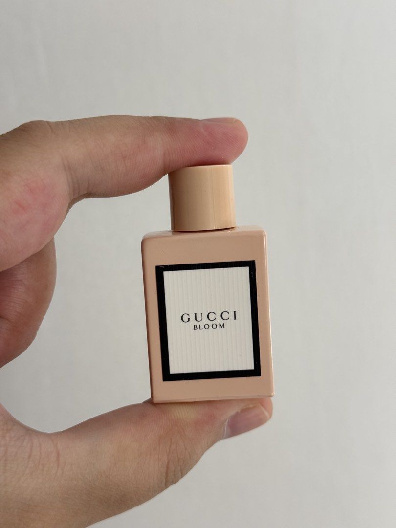 MINI Gucci Bloom Eau de Parfum 5ml (Category: Fragrance & Deodorants) located in Tagbilaran City. Submitted by neinjah (Listing ID 1461628938, Image 1). Description: - Miniature bottle of Gucci Bloom perfume - Perfect for travel or sampling the scent - Small and compact design - Easily fits in a purse or pocket - Popular and sought-after fragrance.