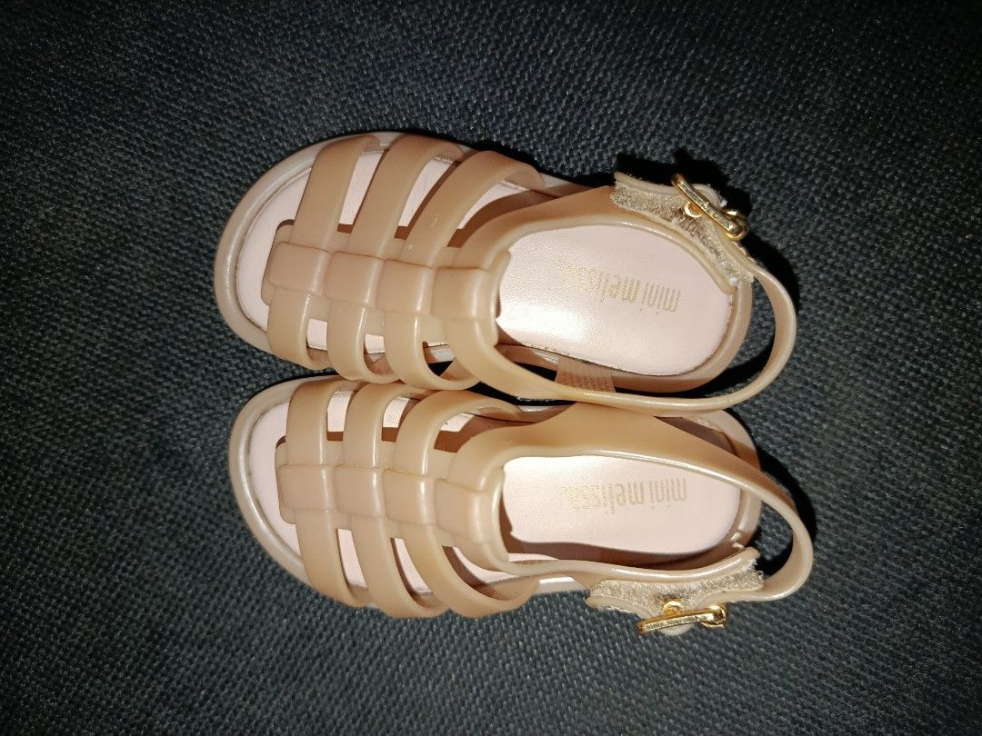 Mini Melissa USA6 (Category: Babies & Kids Fashion) located in Mabalacat. Submitted by clrzzm (Listing ID 1461705289, Image 1). Description: USA6 .