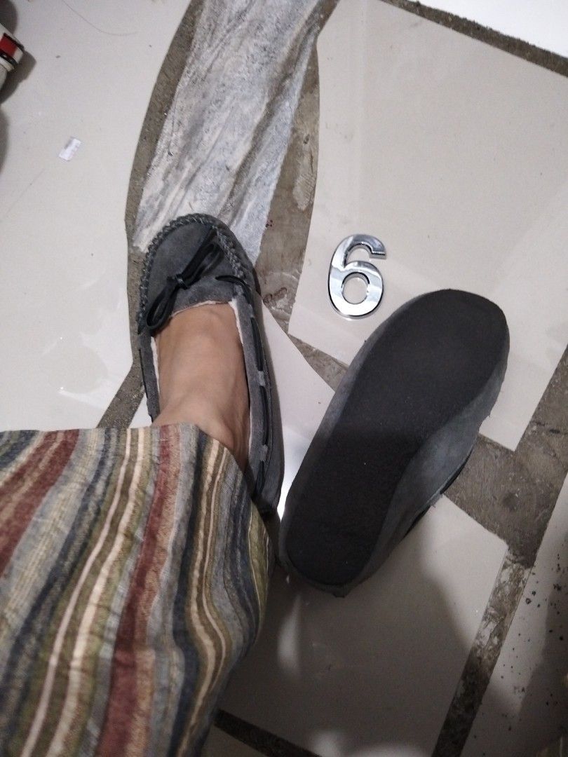 Minnetonka (Category: Flats & Sandals) located in El Salvador. Submitted by francheskaukayukay (Listing ID 1461610699, Image 3). Description: .