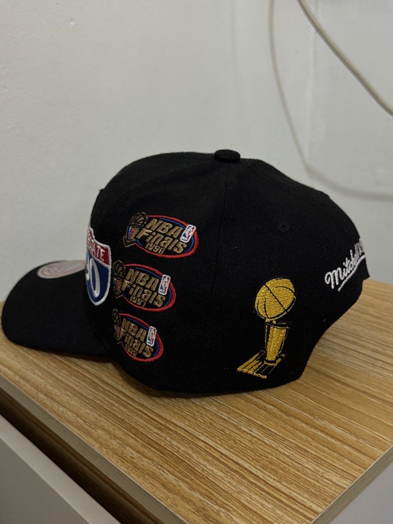 Mitchell & Ness Chicago Bulls NBA Finals 1996 Cap (Category: Caps & Hats) located in Bulacan. Submitted by alshopie (Listing ID 1461628297, Image 2). Description: - Mitchell & Ness Chicago Bulls Cap - Commemorates the 1996 NBA Finals - Features 'Chicago' text and Interstate 90 patches - Includes NBA Finals logos and championship trophy graphic - Red underbrim and red accents - Adjustable snapback closure - One Size Fits All (OSFA).