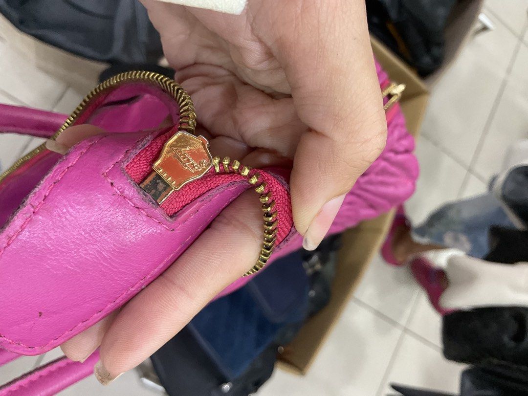 miumiu (Category: Announcements) located in Bacolod City. Submitted by asianbellahadidd (Listing ID 1461732362, Image 3). Description: .