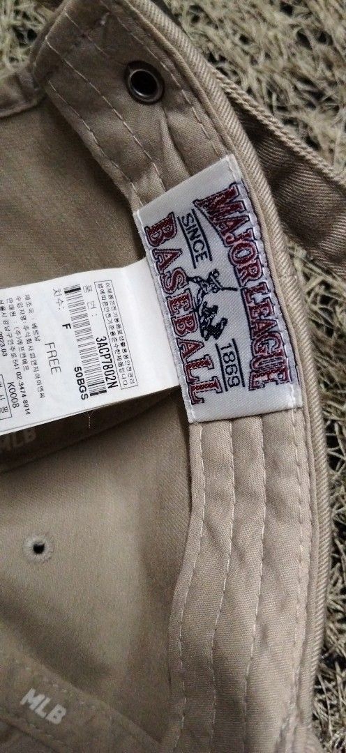 MLB New York Yankees authentic Baseball Cap Tan (Category: Caps & Hats) located in Paranaque City. Submitted by michael-08 (Listing ID 1461620413, Image 2). Description: - Official MLB cap in tan color - Features the iconic New York Yankees logo - Adjustable strap at the back for a custom fit - MLB branding on strap buckle and interior - One size fits most - Ideal for casual wear and everyday outfits unisex MLB YANKEES AUTHENTIC WALA PO ISSUE LIK
