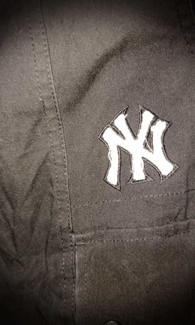 NY MLB Nylon Woven Windbreaker Cargo Pants (Category: Jeans) located in Manila. Submitted by liliaplay (Listing ID 1461711774, Image 3). Description: Authentic! Pre-loved Imported 5 pockets semi lightweight and thick embroidered patch design snap buttoned pockets garterized water resistant Unisex size: 30-34 length: 39 hem/rise: 13 No Issue! rtw Lowered to its negotiable price Payment 1st Shipped.