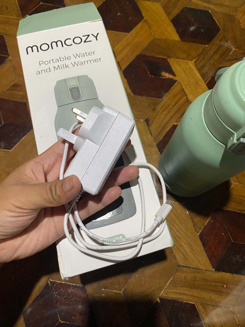 Momcozy milk warner (Category: Breastfeeding & Bottle Feeding) located in Gamu. Submitted by femshoppe (Listing ID 1461593691, Image 2). Description: In excellent condition. .
