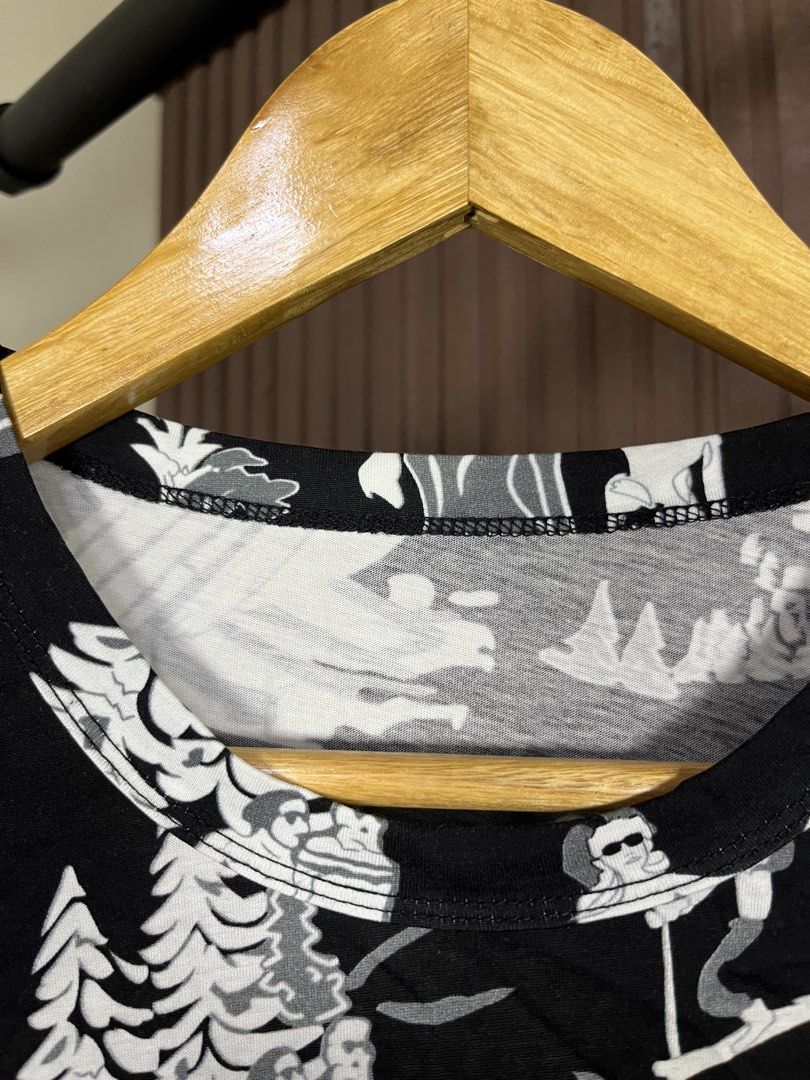 Moncler Printed Ski Tee (Category: Tshirts & Polo Shirts ) located in Cabanatuan. Submitted by cabsygoods (Listing ID 1461710628, Image 3). Description: Moncler Printed Ski Tee Width 20 Length 28 Very good condition Issue missing main label Color rate 9/10 Dm to purchase! 📩.