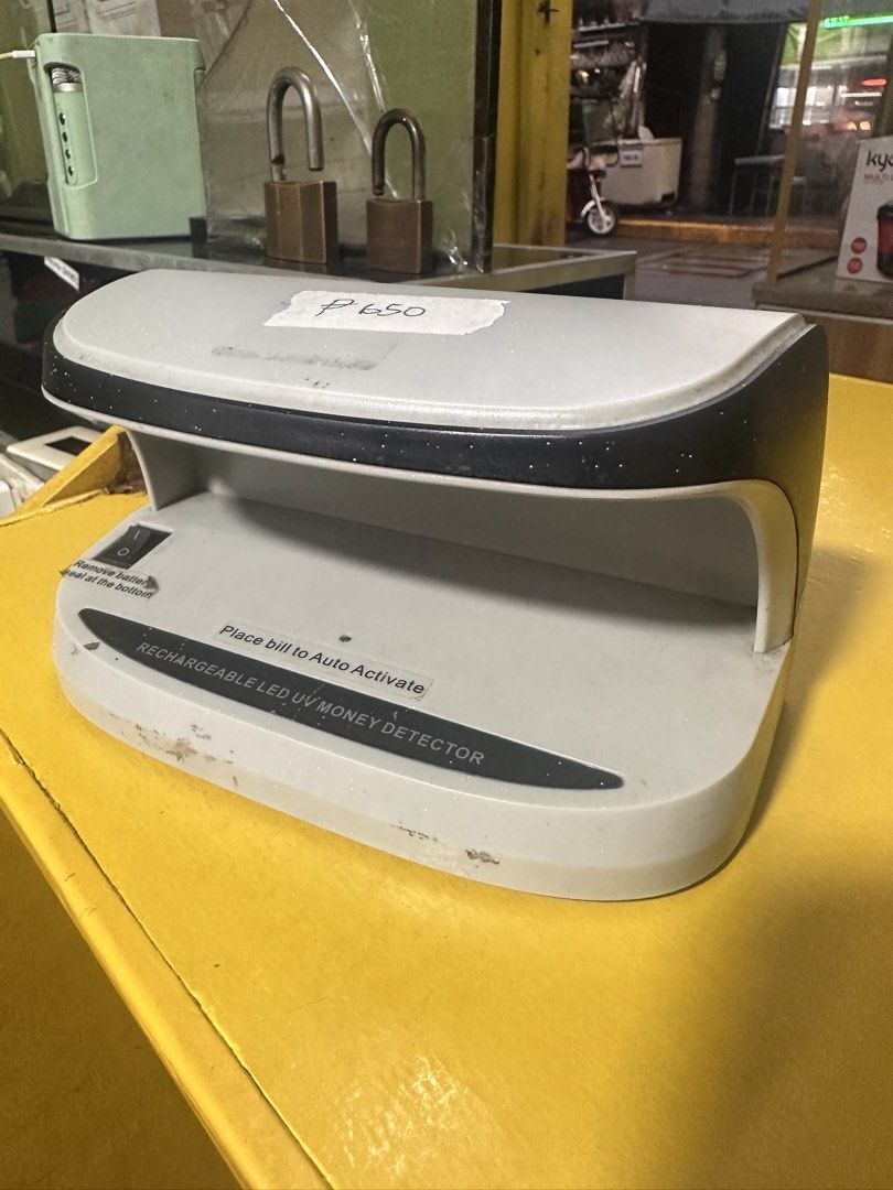 Money Verifier (Category: Other Security Devices) located in Manila. Submitted by zuripot0726 (Listing ID 1461717756, Image 1). Description: ⚠️ no charger - uses regular TYPE C charging cord ✅ works perfectly but with some minor and light scratches.