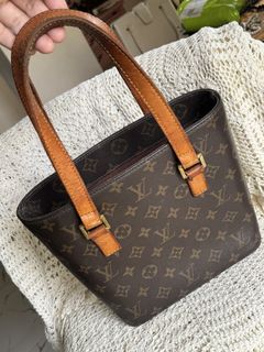 (Category: ) located in . Submitted by vintage_vogue6100 (Listing ID 1461669639, Image 1). Description: .