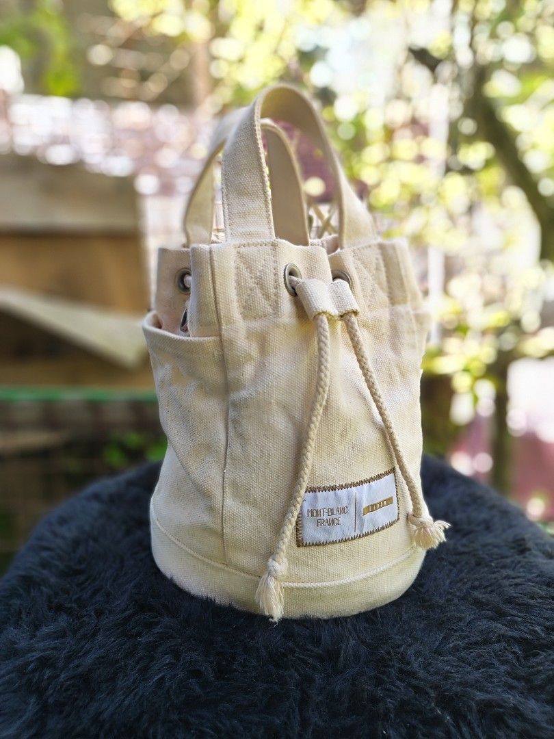 Mont Blanc X Eider (Category: Cross-body Bags) located in Bacolod City. Submitted by johnthrift (Listing ID 1461605189, Image 3). Description: Mont Blanc X Eider Two Way Bag Excellent Canvas Auth Missing Strap provide niyo na lang Small Dm💌.