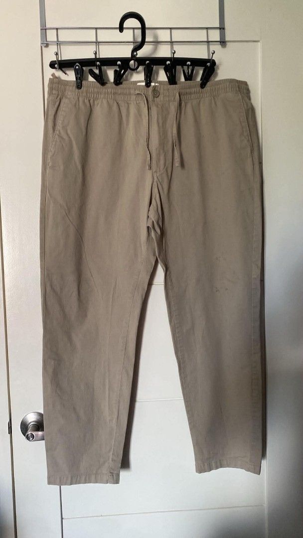 M&S 2XL/REG Beige Casual Pants (Category: Trousers) located in Adams. Submitted by purefalcon.974eee (Listing ID 1461660400, Image 2). Description: - Brand: M&S - Color: Beige - Size: 2XL/REG - Features: Elastic waistband with drawstring - Condition: Minor marks on the front (please check photos) - Origin: Made in Bangladesh - Ideal for: Comfortable everyday wear.
