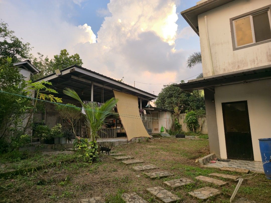 My Dream House (Category: House & Lot) located in Manila. Submitted by cosmictiger_d9dcb2 (Listing ID 1461680882, Image 2). Description: Property Features: - 600 sq. m. lot area - 6 rooms - 4 comfort rooms (CR) - 3-storey house with a roof deck - Mini gym - Fully fenced and gated property - CCTV coverage around the entire area - Carport for 3–4 vehicles - Half-court basketball area.