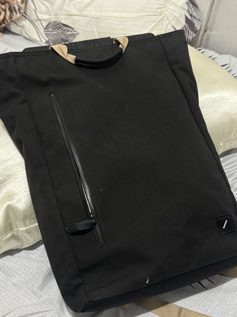 NATIVE UNION BAGPACK (Category: Backpacks) located in Batangas. Submitted by thriftxcross (Listing ID 1461702037, Image 1). Description: .