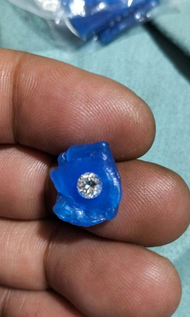 Natural Diamond lose stone (Category: Precious Stones) located in San Jose. Submitted by lenlorie3649 (Listing ID 1461743038, Image 2). Description: Natural Diamond lose stone 0.35ct. clarity estimate vvs1 color estimate G maputi.