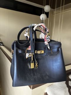 (Category: ) located in . Submitted by dearbento.boutique (Listing ID 1461660345, Image 1). Description: .