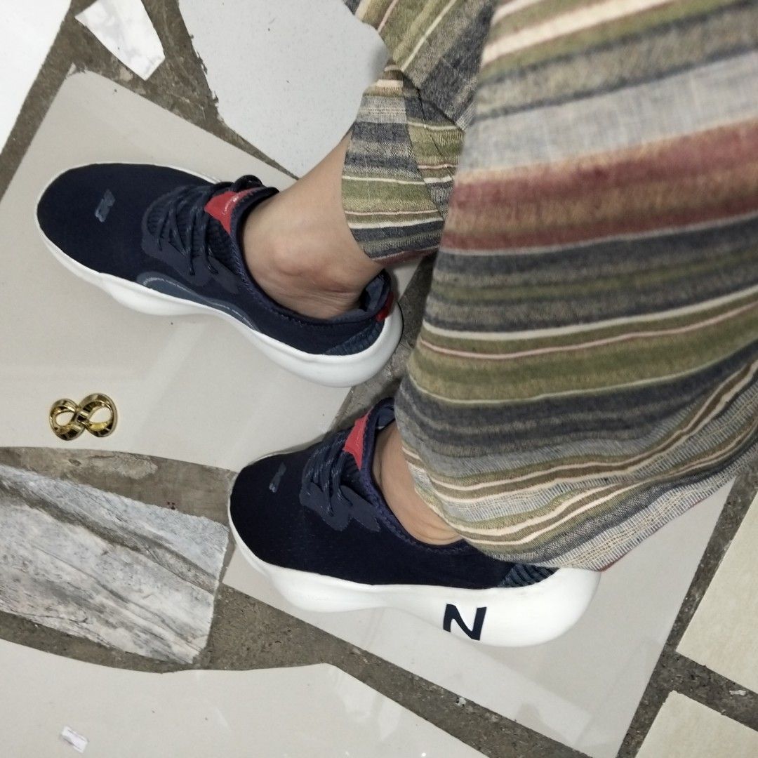 New Balance (Category: Sneakers) located in El Salvador. Submitted by francheskaukayukay (Listing ID 1461619646, Image 3). Description: .