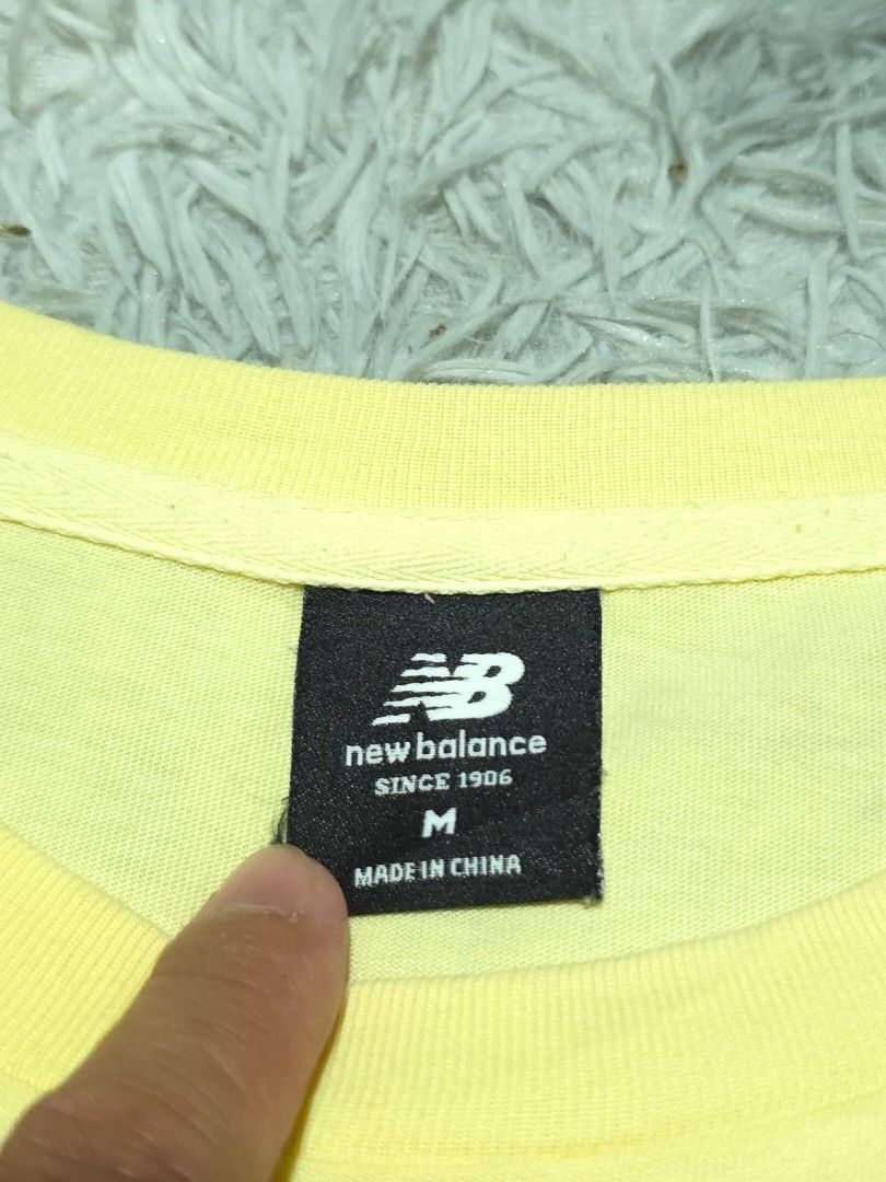 New Balance (Category: Tshirts & Polo Shirts ) located in Abulug. Submitted by humanwhosellthings (Listing ID 1461634878, Image 3). Description: NÈW BALANCÈ ✅️Size: Medium ✅️Dimes: 20W x 27L ✅Condition: Very Good - Excellent ✅Issue: stains ✅Color Rate: 9.5/10.