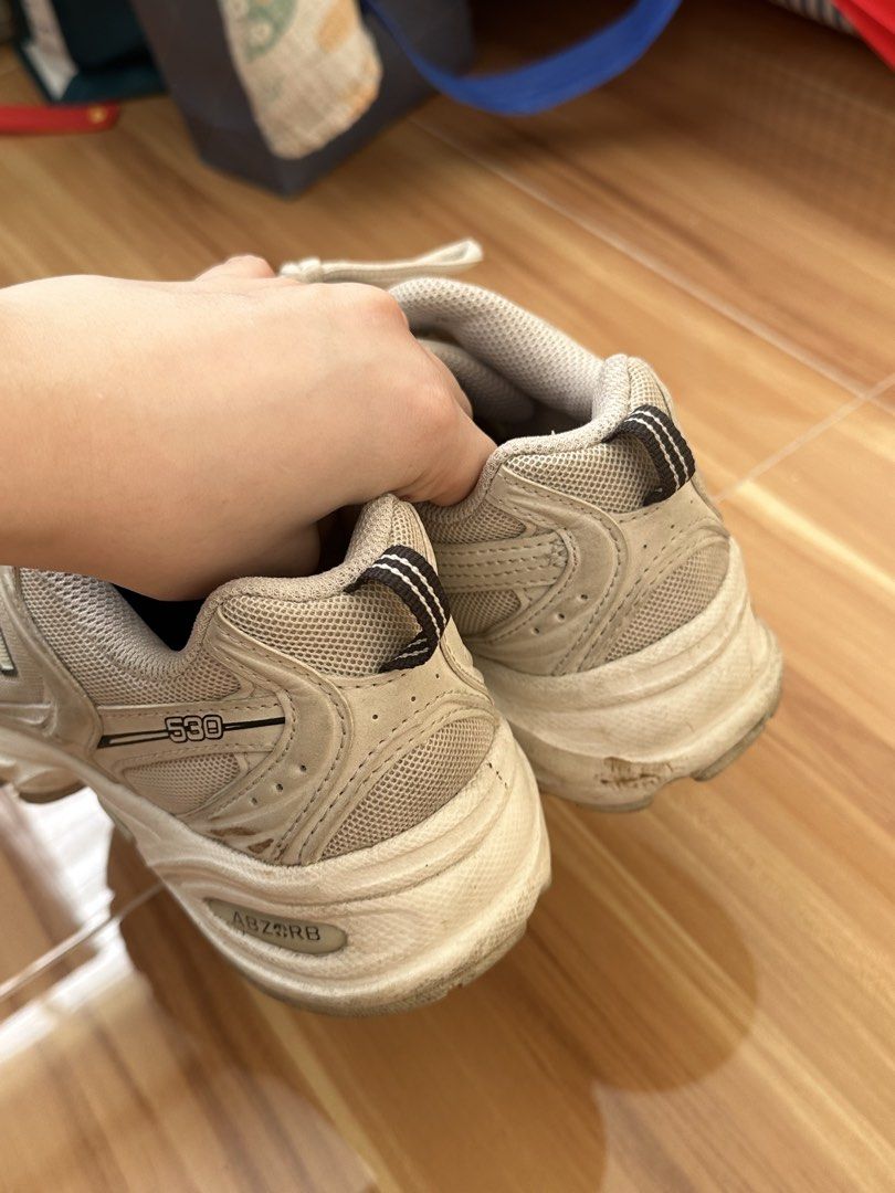 New Balance 530 (Category: Sneakers) located in Dasmarinas. Submitted by aubreyanabee (Listing ID 1461718663, Image 2). Description: - Shows some signs of wear (soles, toe box) - Needs cleaning.