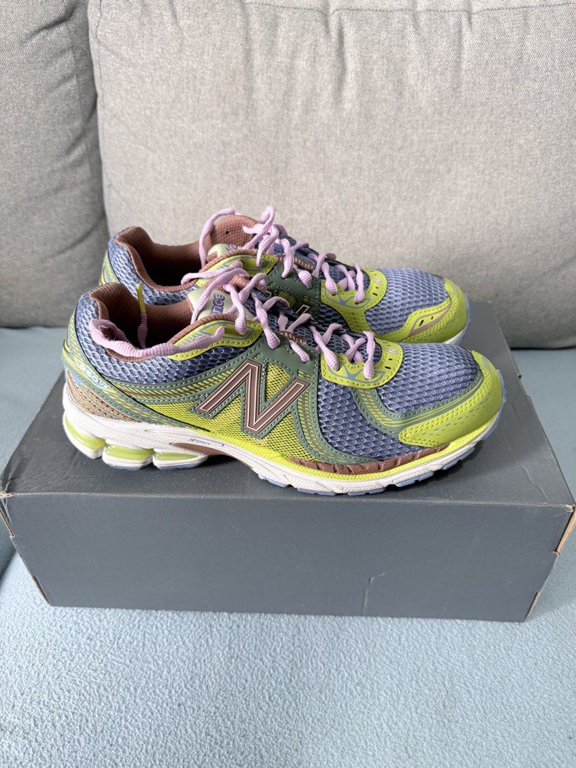 New Balance 860v2 x Up There (Category: Sneakers) located in Mandaluyong City. Submitted by vansboy69 (Listing ID 1461614920, Image 2). Description: - Brand: New Balance - Model: 860v2 - Gender: Men’s - Size: 10.5US - Condition: Comes with original box and packaging Contact: 09175081517.