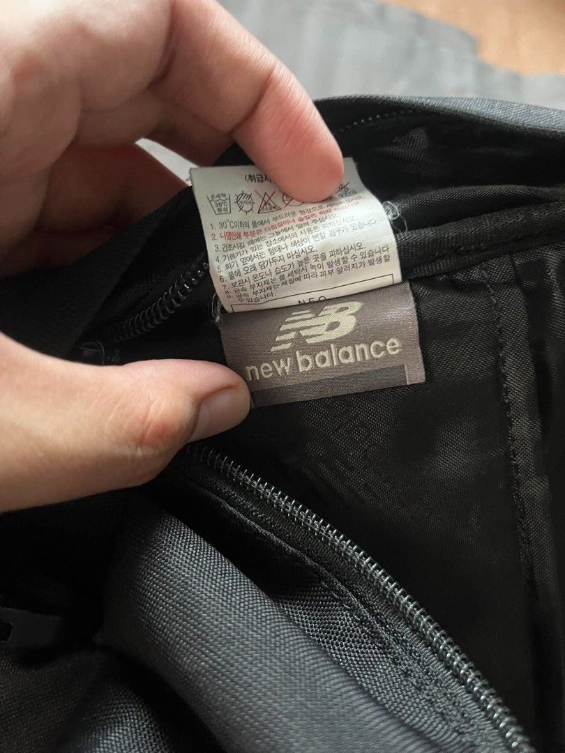 New Balance Black Backpack NBGCCHAA103-00 (Category: Backpacks) located in Manila. Submitted by louiefinds26 (Listing ID 1461660374, Image 3). Description: NB authentic new arrival padala balikbayan quality Brandnew condition Guaranteed authentic complete tags.