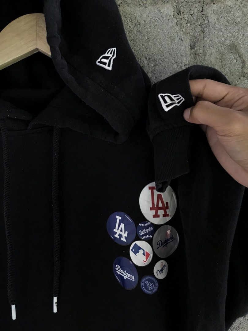NEW ERA LA DODGERS HOODIE (Category: Hoodies) located in Aurora. Submitted by thrillthriftfinds123 (Listing ID 1461606491, Image 2). Description: NEW ERA LA DODGERS HOODIE SIZE LARGE EMBROIDERED LOGO DESIGN SA HOODIE AT SLEEVES NO ISSUE GOOD CONDITION 9.5 COLOR RATE .