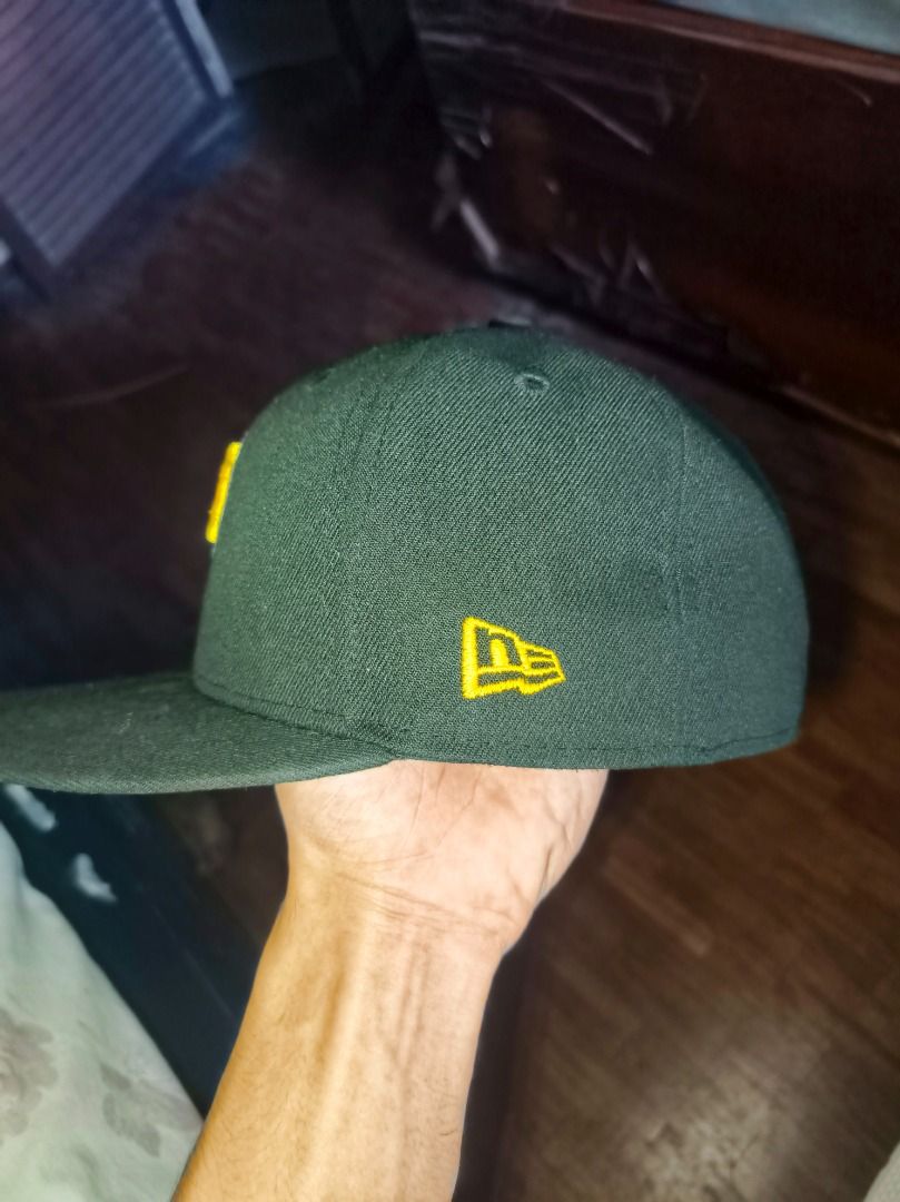 New Era Pittsburgh Pirates Fitted Baseball Cap (Category: Caps & Hats) located in Caloocan City. Submitted by sumiyagggg (Listing ID 1461591261, Image 3). Description: - Brand: New Era - Model: 59FIFTY - Team: Pittsburgh Pirates - Size: 7 1/4 - Features: Iconic 'P' logo on front, MLB logo on back, New Era logo on side - Condition: New - Ideal for: Any Pittsburgh Pirates fan.