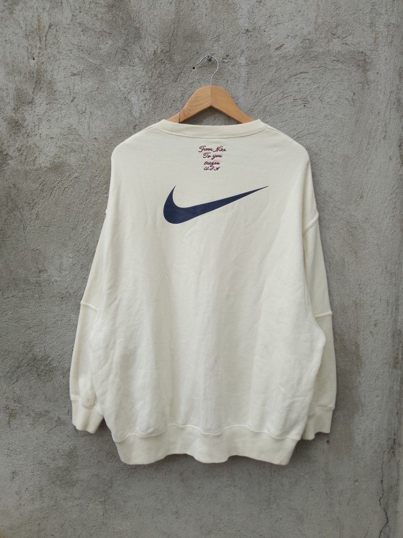 Nike 1972 Cream Crewneck Sweatshirt (Category: Coats, Jackets and Outerwear) located in Dumaguete. Submitted by kxnethrifted (Listing ID 1461664202, Image 2). Description: Size S on Tag Best fit size L to Xl W - 25.5 L - 28 CR - 9.5/10 Excellent Condition Need wash with minamal stains Price + sf Dm if interested 📩.