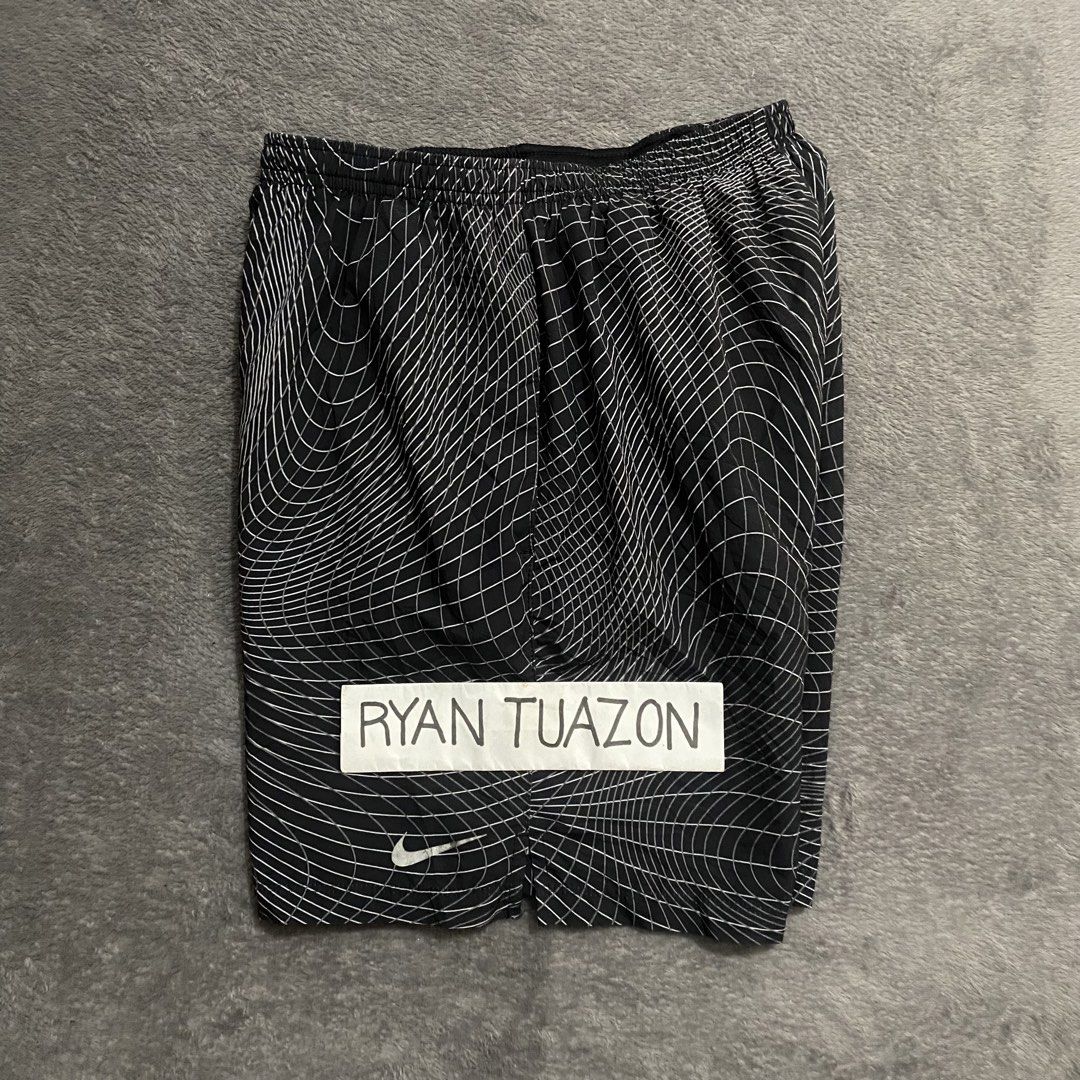 Nike 7” Distance Printed Running Shorts (Category: Shorts) located in Lubao. Submitted by thriftlangph (Listing ID 1461765308, Image 3). Description: 🏷️P499 Nike 7” Distance Printed Running Shorts 26 to 32W x 17L 12 leg opening 9/10 color rate Good condition Honest issue faded na yung reflector sa swoosh logo.