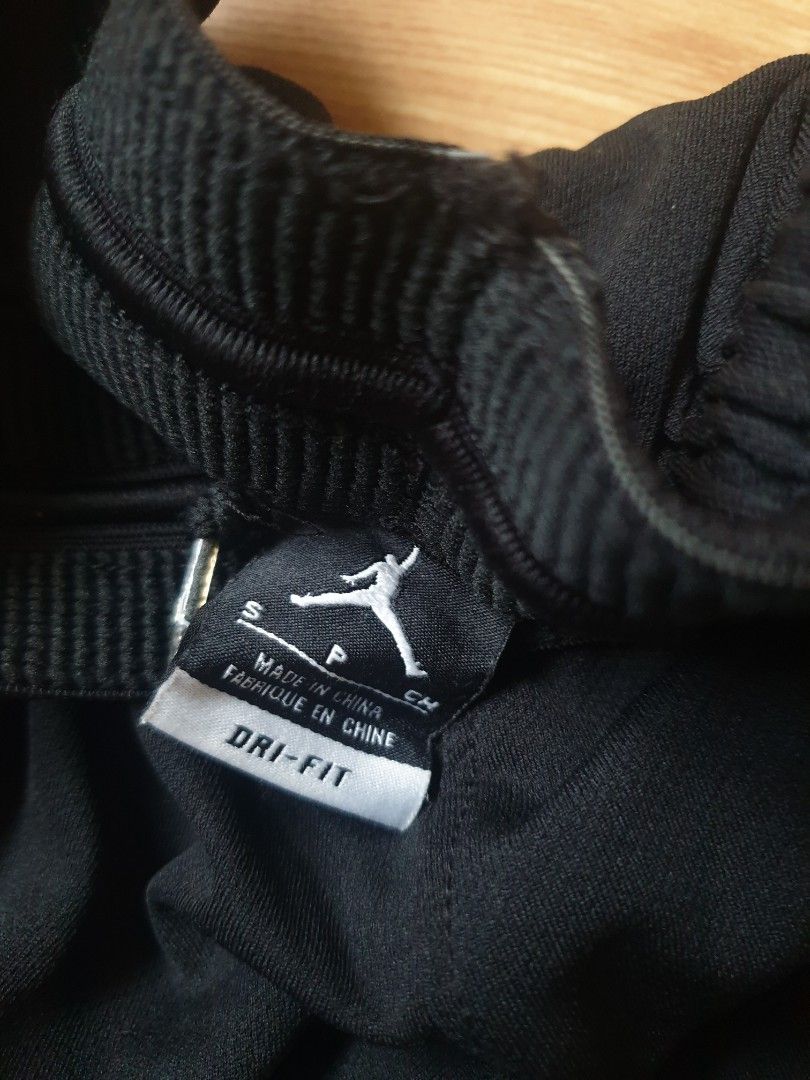 Nike Air Jordan Flight Diamond shorts (Category: Shorts) located in Makati City. Submitted by nvdluxurygoods (Listing ID 1461665327, Image 3). Description: black Nike Air Jordan Flight Diamond shorts featuring the iconic white diamond side panels with the Jumpman logo can small to med.