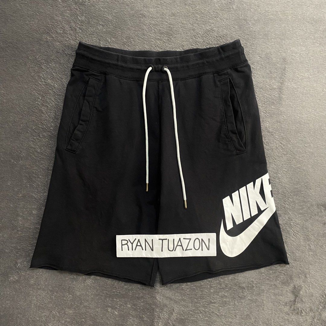 Nike Alumni Shorts Black (Category: Shorts) located in Lubao. Submitted by thriftlangph (Listing ID 1461763409, Image 3). Description: 🏷️P749 Nike Alumni Shorts Black 30 to 32W x 18.5L 11.5 leg opening 9/10 color rate Excellent No issue.
