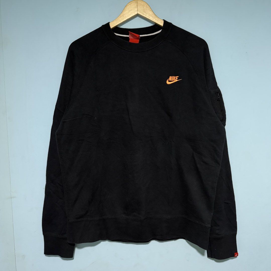 Nike AW77 Crew Men's Knit Pullover Sweatshirt (Category: Coats, Jackets and Outerwear) located in Cagayan de Oro. Submitted by kent_ogals (Listing ID 1461730609, Image 1). Description: Size XL Dimension 23.5x27.5 Color Rate 9.5/10 Excellent Condition No Issue Need Wash.