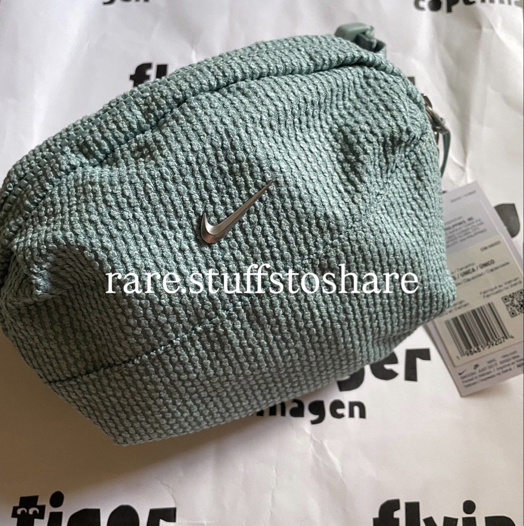 Nike Belt Bag (Category: Belt bags, Clutches and Pouches) located in Manila. Submitted by rare.stuffstoshare (Listing ID 1461693886, Image 1). Description: .
